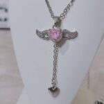 گردنبند پینترستی قلب بالدار