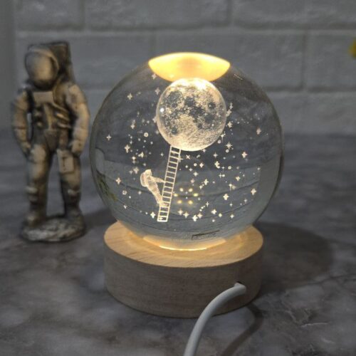 گوی کریستالی فضانورد و نردبان