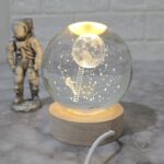 گوی کریستالی فضانورد و نردبان