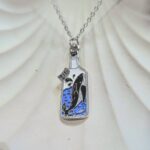 گردنبند وال در بطری